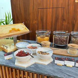 Duo Lisbon, Curio Collection By Hilton Lisboa